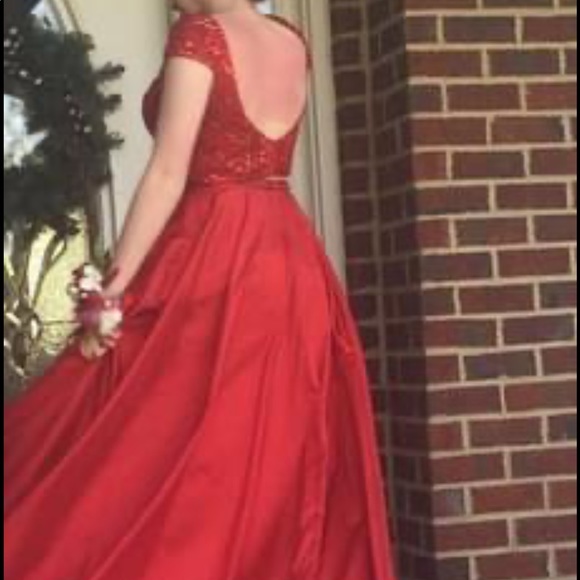 Sherri Hill Prom Dress - Picture 3 of 4